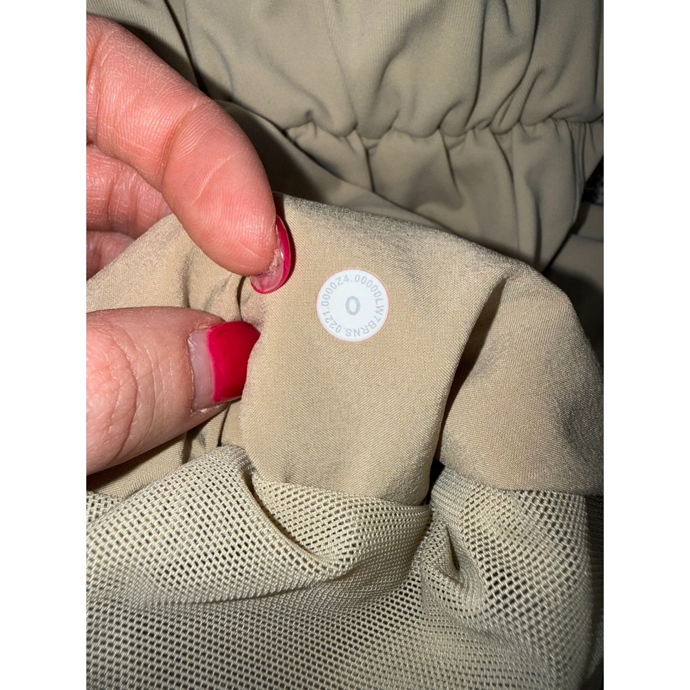 Lululemon Cinchable High Rise Shorts Womens 0 Tan Excellent High Rise Paperbag - Picture 4 of 4